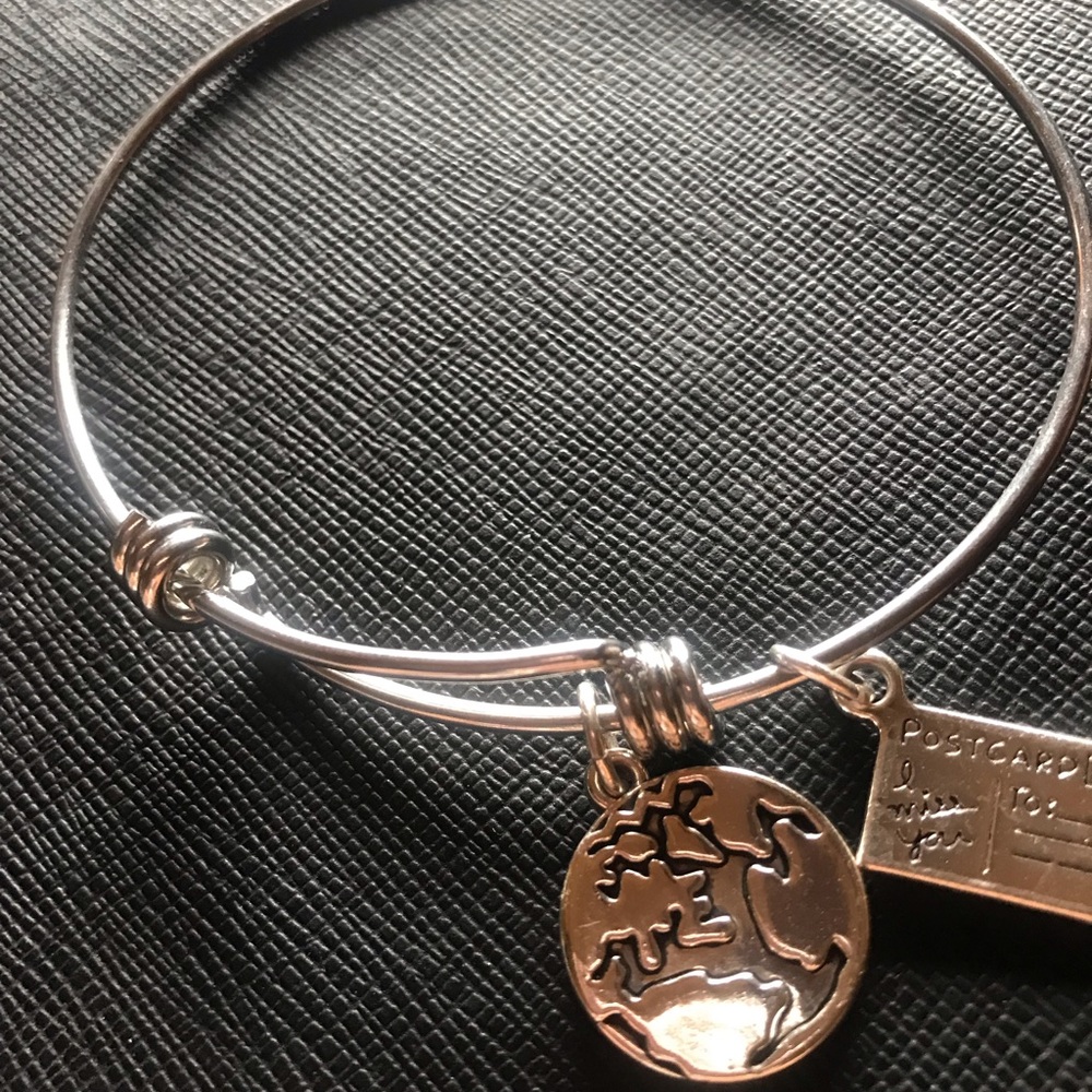 Friendship charm bracelet